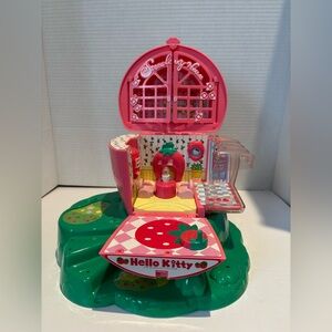 Sanrio Hello Kitty Strawberry House Toy Vintage 1999 Japan - Read Description